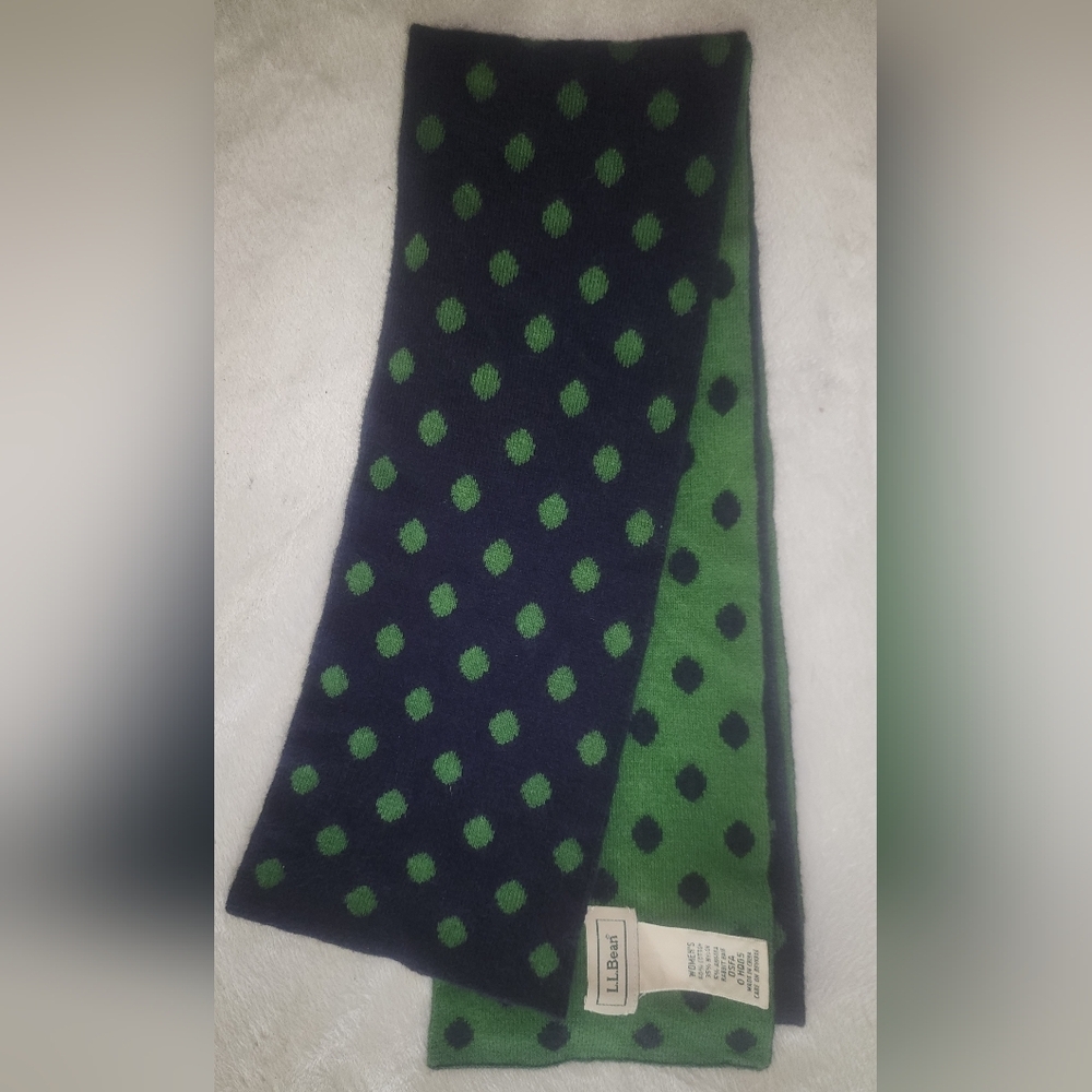 L.L.Bean Reversible Polka Dot Scarf. Navy & Hunter Green. Like NEW. - Picture 2 of 6